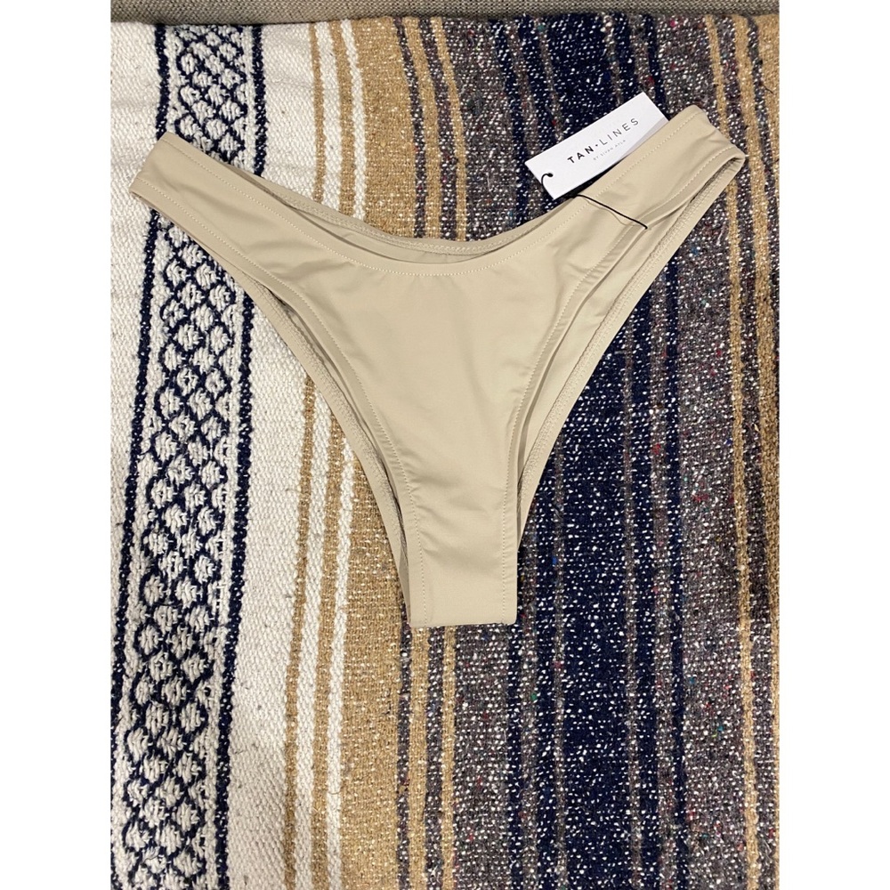 Tan+Lines    Size : L    Color: Tan/Light Coffee